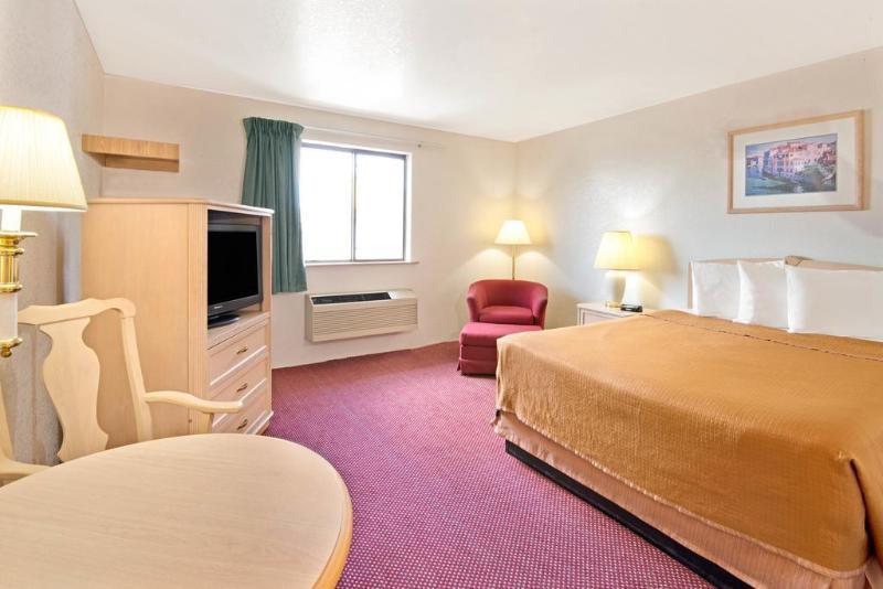 Super 8 By Wyndham Albuquerque West/Coors Blvd Hotel Exterior photo