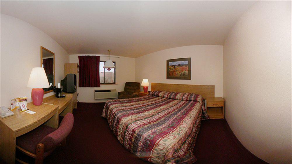 Super 8 By Wyndham Albuquerque West/Coors Blvd Hotel Exterior photo